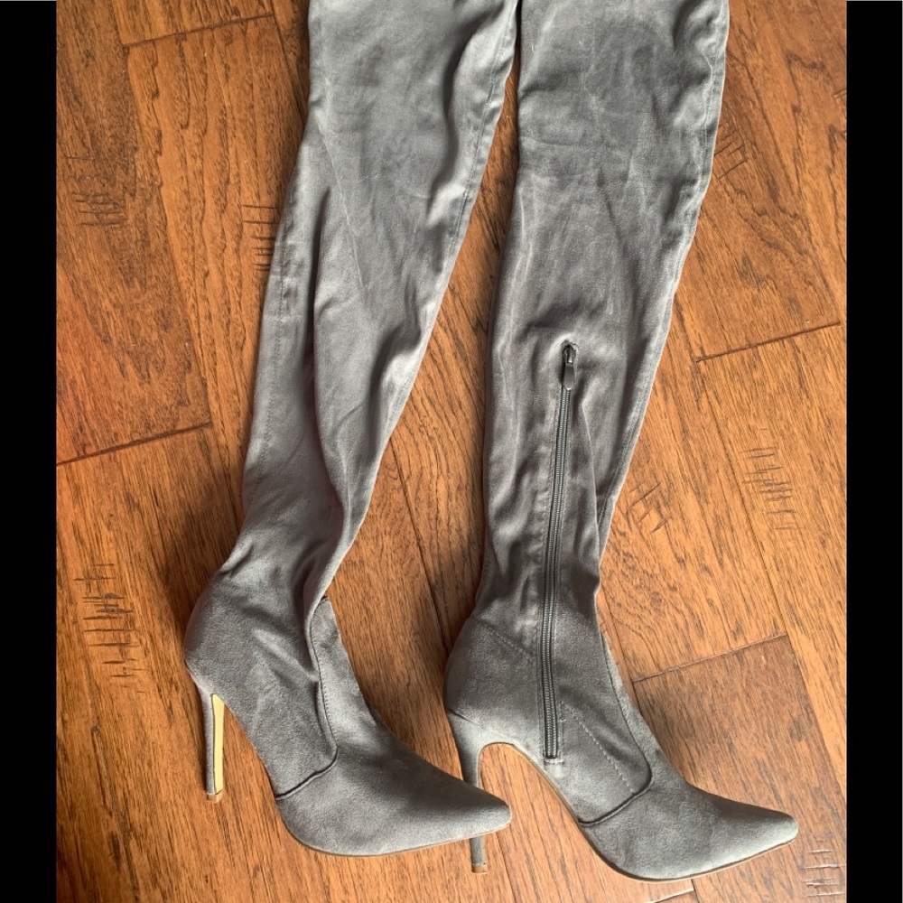 Gray Knee High Boots 🤍